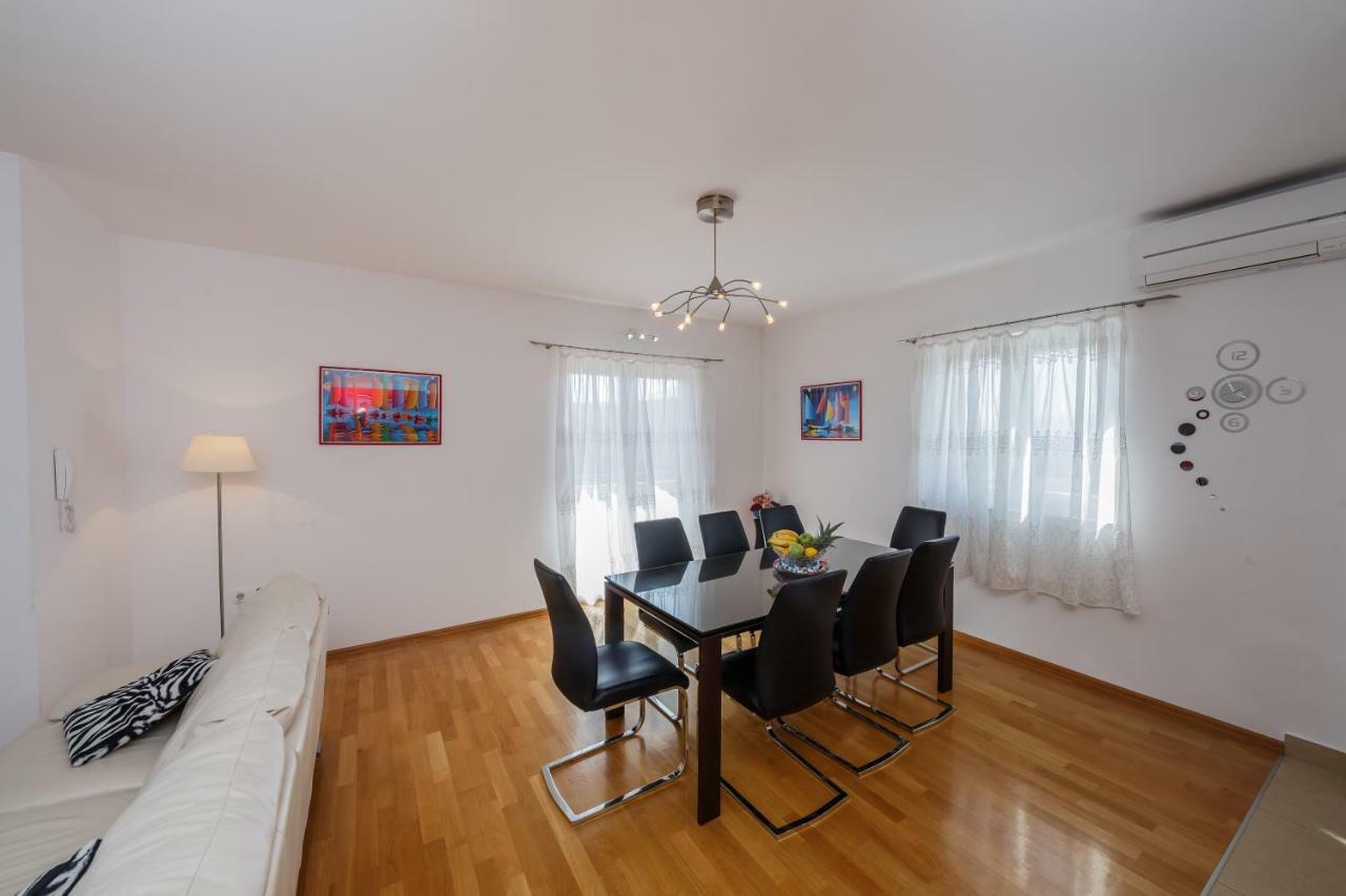Apartments Selak สปลิท ภายนอก รูปภาพ