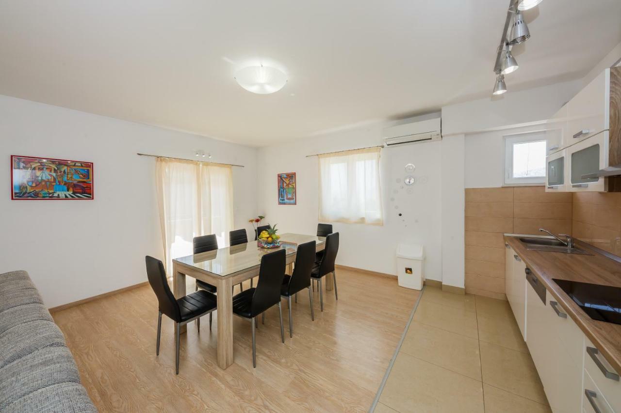 Apartments Selak สปลิท ภายนอก รูปภาพ