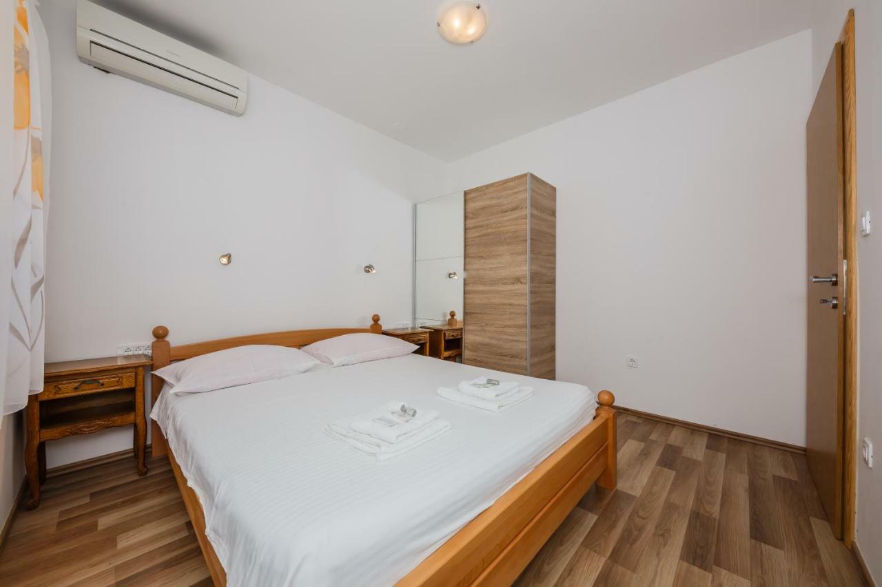 Apartments Selak สปลิท ภายนอก รูปภาพ