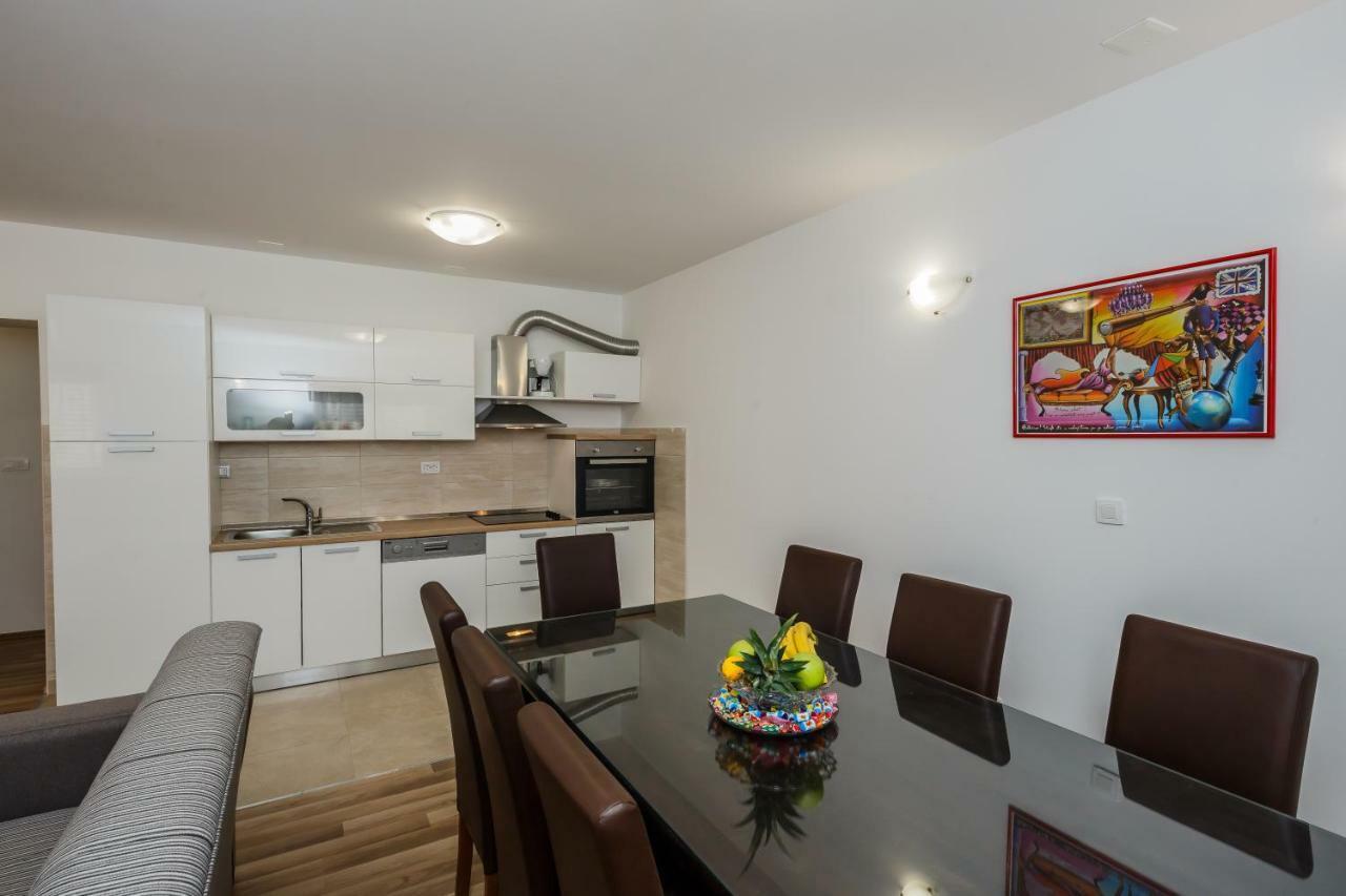 Apartments Selak สปลิท ภายนอก รูปภาพ